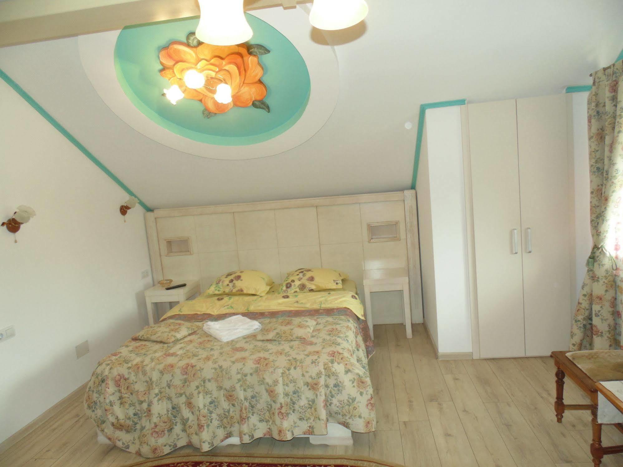 Leaganul Bucovinei Guest House Suceava Eksteriør billede