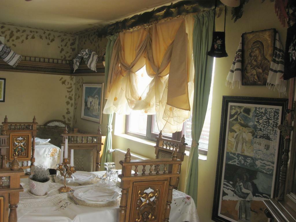 Leaganul Bucovinei Guest House Suceava Eksteriør billede