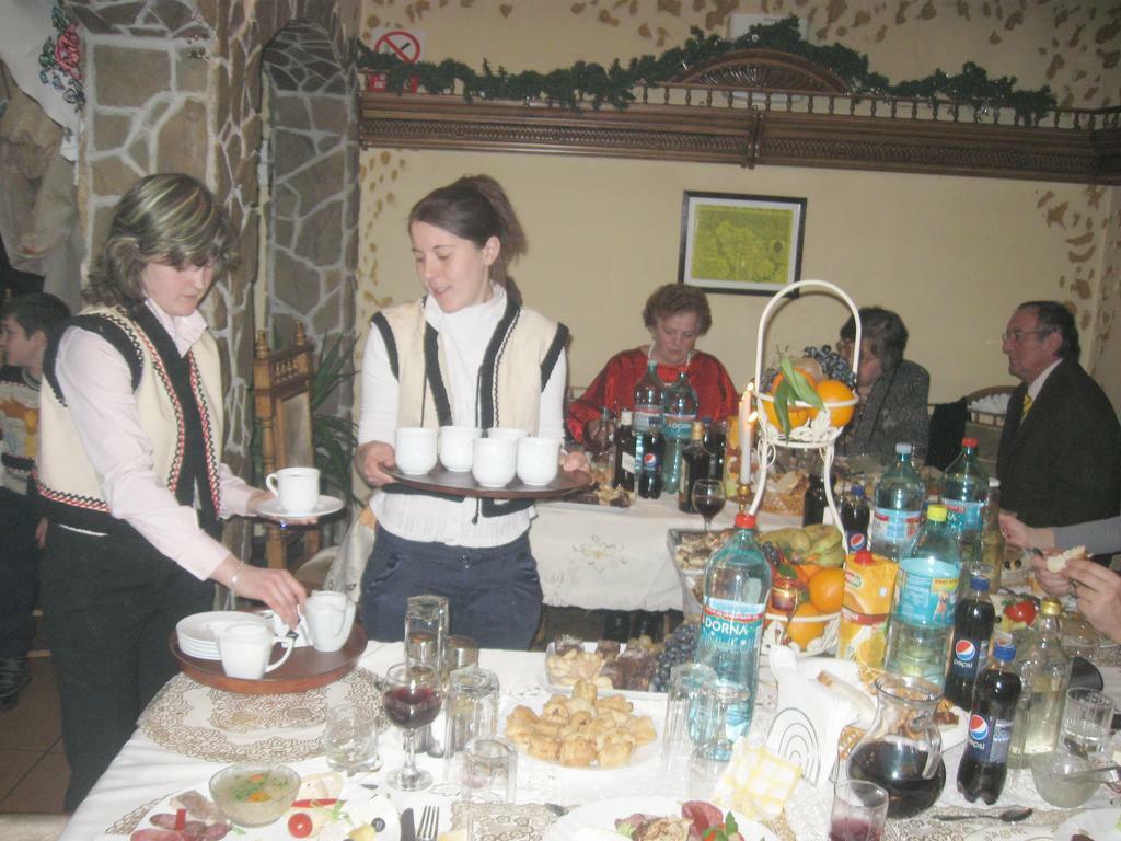 Leaganul Bucovinei Guest House Suceava Eksteriør billede