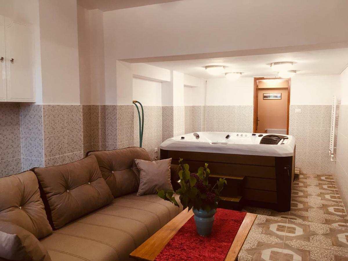 Leaganul Bucovinei Guest House Suceava Eksteriør billede